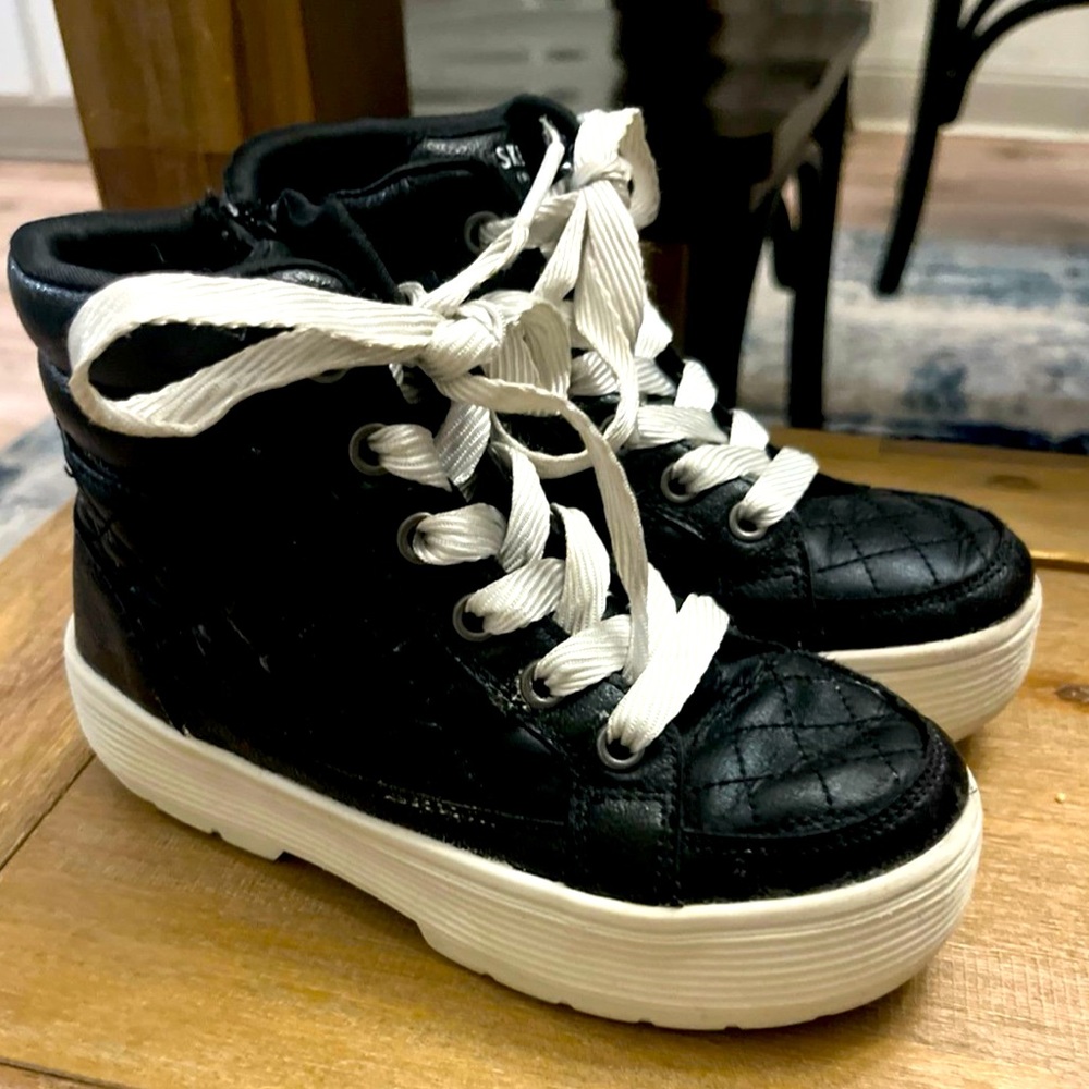 Girls platform Sketchers shoes